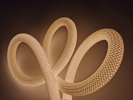 Nuevo producto, una cubierta tejida en la parte superior del tubo, tira de luz de neón LED redonda de silicona que emite 360 grados